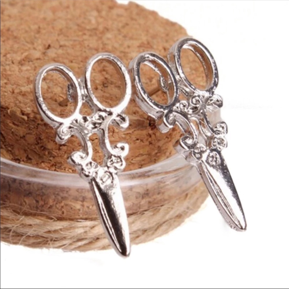 🆕 Silver Toned Earrings Perfect for Hairdresser! - Picture 2 of 5